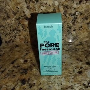 New Benefit setting spray